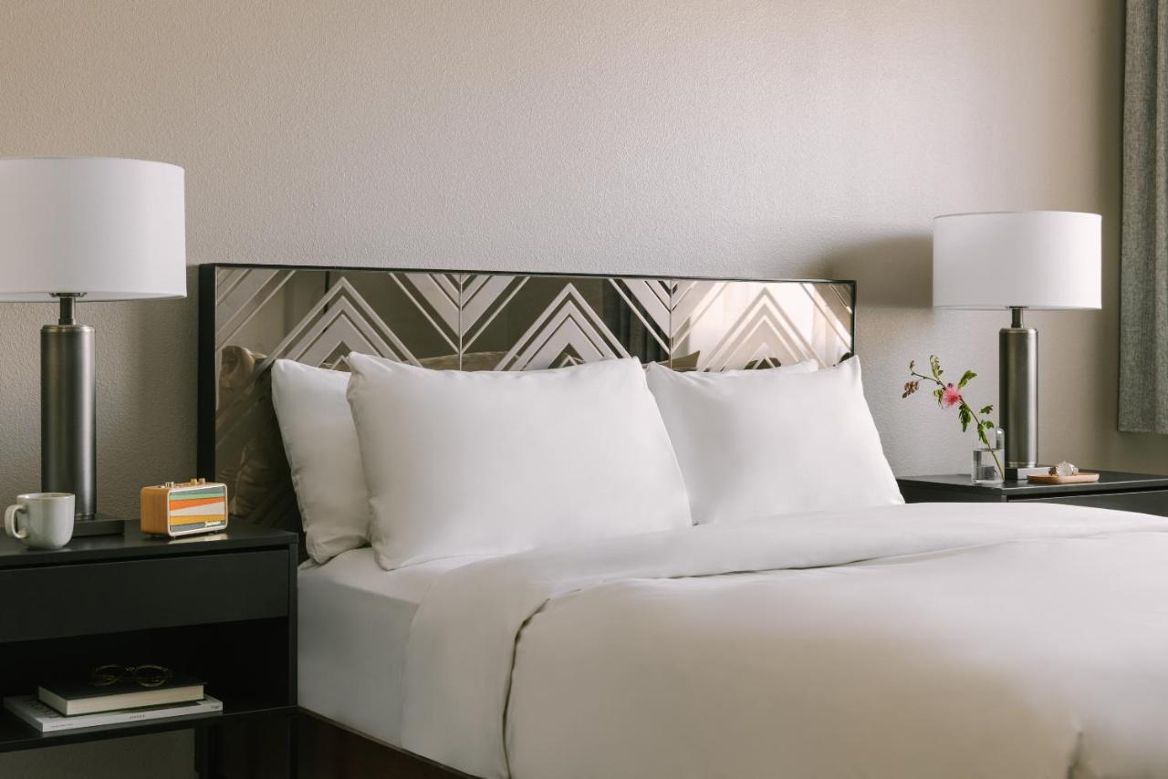 Hotel The V Powered By Sonder Palm Springs Exterior foto